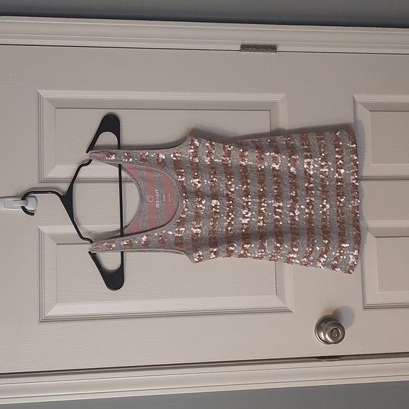 Old Navy Sequin Tank - Picture 1 of 4